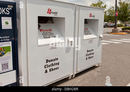 Verwendet Kleidung und Schuhe Drop Spendenboxen - Virginia, USA Stockfoto