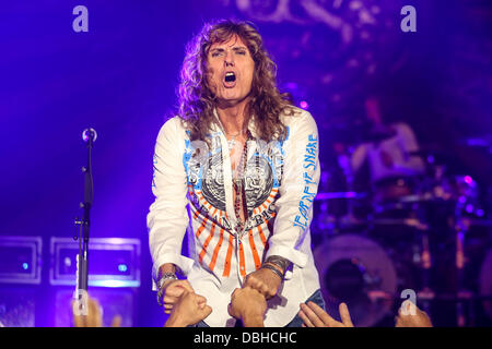 Raleigh, North Carolina. 30. Juli 2013. Classic Rock Künstler Whitesnake führt in North Carolina. Bildnachweis: Andy Martin Jr/Alamy Live-Nachrichten Stockfoto