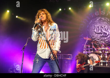 Raleigh, North Carolina. 30. Juli 2013. Classic Rock Künstler Whitesnake führt in North Carolina. Bildnachweis: Andy Martin Jr/Alamy Live-Nachrichten Stockfoto