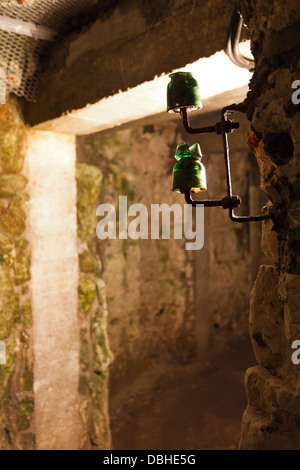 Frankreich, Pas-De-Calais, Vimy Ridge, WWI Schlachtfeld und Denkmal für die kanadischen Truppen tunnel Interieur mit Telefonanschluss. Stockfoto