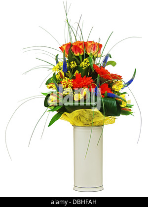 Bunter Strauß aus Rosen und Gerbera Blumen isoliert auf weißem Hintergrund. Closeup. Stockfoto
