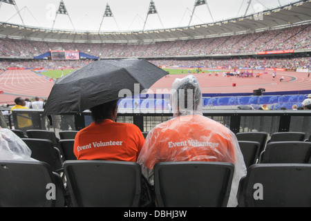 OLYMPIASTADION LONDON STARTFORD WÄHREND DER SAINSBURY GEBURTSTAG SPIELE Stockfoto