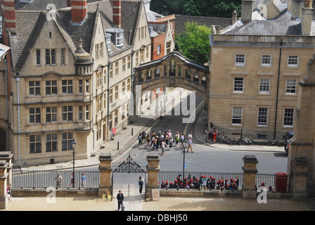 Hertford Brücke, Seufzer-Brücke aus Sheldonian Theatre, Oxford United Kingdom Stockfoto