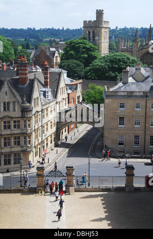 Hertford Brücke, Seufzer-Brücke aus Sheldonian Theatre, Oxford United Kingdom Stockfoto