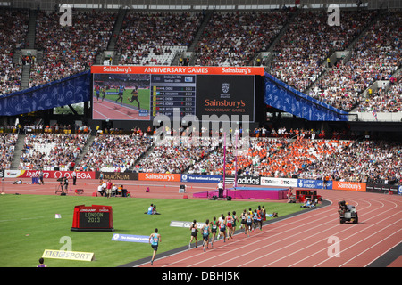 OLYMPIASTADION LONDON STARTFORD WÄHREND DER SAINSBURY GEBURTSTAG SPIELE Stockfoto