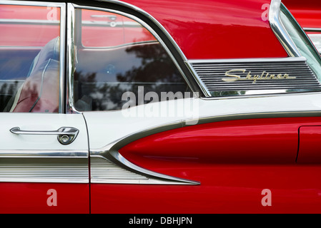 Ford Fairlane 500 Skyliner Detail. 1950er Jahre amerikanisches Auto Stockfoto