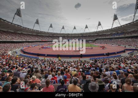 OLYMPIASTADION LONDON STARTFORD WÄHREND DER SAINSBURY GEBURTSTAG SPIELE Stockfoto