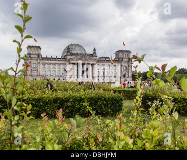 Der Reichstag beherbergt ein Neo-barockes Gebäude mit einer modernen Glaskuppel des Deutschen Bundestages (Bundestag) Stockfoto