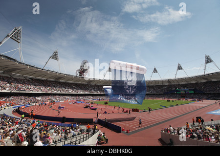 OLYMPIASTADION LONDON STARTFORD WÄHREND DER SAINSBURY GEBURTSTAG SPIELE Stockfoto