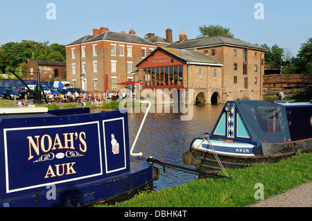 Chester. Telfords Warehouse in Shropshire Union Canal in der historischen Stadt Chester Wharf Tower Stockfoto