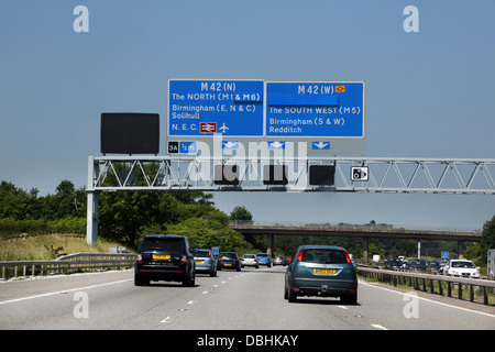 Verkehr auf M42 Aufteilung Autobahn Stockfoto