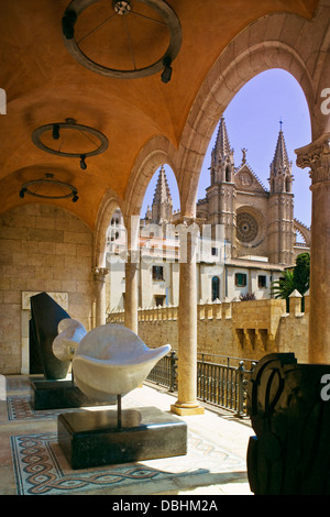 Skulptur an der Palau March, Palma De Mallorca Stockfoto