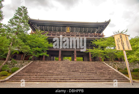 Große gerade und wichtigsten Eingang Chion-in Tempel in Higashiyama-Ku, Kyoto Stockfoto