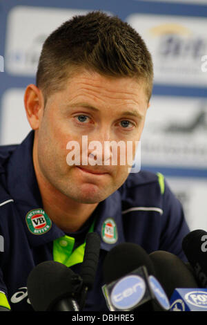 Manchester, UK. 31. Juli 2013. Michael Clarke hat eine Pressekonferenz statt, bevor die offiziellen Schulung vor der Investec Asche 3. Prüfung entsprechen, im Old Trafford Cricket Ground am 31. Juli 2013 in London, England. Bildnachweis: Mitchell Gunn/ESPA/Alamy Live-Nachrichten Stockfoto