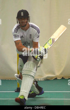 Manchester, UK. 31. Juli 2013. Kevin Pietersen während des offiziellen Trainings vor der Investec Asche 3. Testspiel im Old Trafford Cricket Ground am 31. Juli 2013 in London, England. Bildnachweis: Mitchell Gunn/ESPA/Alamy Live-Nachrichten Stockfoto