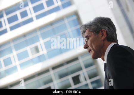 München, Deutschland. 31. Juli 2013. Die ausgewiesenen Vorstandsvorsitzender der Siemens AG, Joe Kaeser, spricht auf einer Pressekonferenz in München, 31. Juli 2013. Der Siemens-Aufsichtsrat beschlossen, der Vorsitzende mit der früheren chief financial Officer zu ersetzen. Foto: ANDREAS GEBERT/Dpa/Alamy Live-Nachrichten Stockfoto