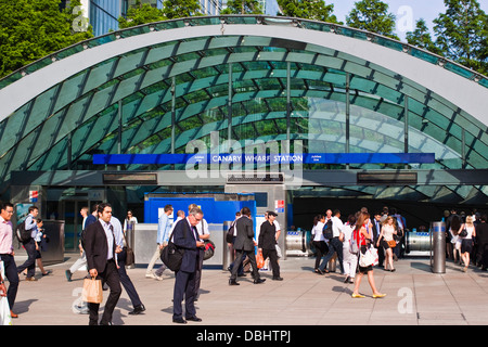 Eingang zur Station Canary Wharf auf der Jubilee Line der Londoner u-Bahn Stockfoto