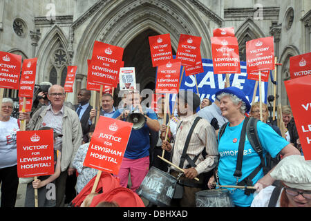 London, UK. 31. Juli 2013. Lewisham Krankenhaus Sieg High Court London 31.07.2013 Credit: JOHNNY ARMSTEAD/Alamy Live News Stockfoto