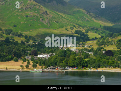 Ullswater Dampfer festgemacht an der Glenridding Pier, Nationalpark Lake District, Cumbria, England UK Stockfoto