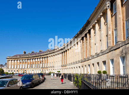 Die Royal crescent Terrasse des georgischen Häuser mit verzierten Geländer Bad North East Somerset England Stockfoto