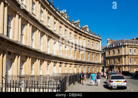 Der Circus eine kreisförmige Terrasse von georgianischen Häusern mit verzierten Geländer Bath Somerset England GB UK Europa Stockfoto