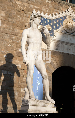 Kopie der Statue David von Michelangelo, Museum Palazzo Vecchio, Piazza della Signoria Platz, Florenz, Toskana, Italien Stockfoto