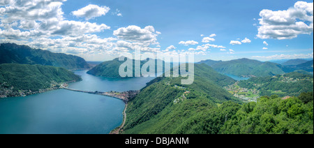 Bergpanorama am Luganer See Stockfoto