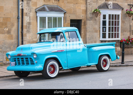 Hell blau American Chrysler Dodge C Series Pickup, Cotswolds, Gloucestershire, England, UK Stockfoto
