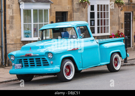 Hell blau American Chrysler Dodge C Series Pickup, Cotswolds, Gloucestershire, England, UK Stockfoto