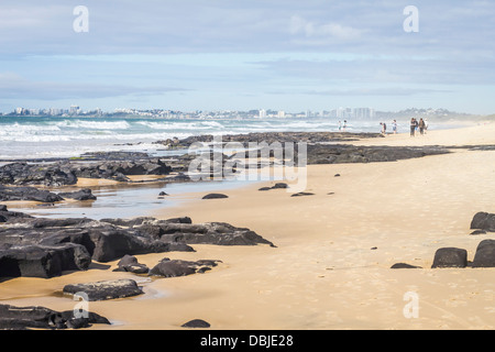 Vulkanischen Basaltfelsen Mudjimba Beach an Sunshine Coast, Queensland, Australien Stockfoto