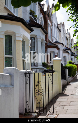 Halb-freistehende Häuser in Battersea - Wandsworth - London UK Stockfoto