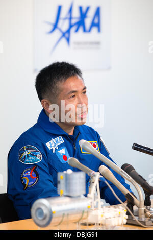 29. Juli 2013, Tsukuba, Japan - spricht japanischer Astronaut Koichi Wakata über die bevorstehende Mission während einer Pressekonferenz auf der Japan Aerospace Exploration Agency in Tsukuba, Präfektur Ibaraki, etwa 55 km nordöstlich von Tokio, auf Montag, 29. Juli 2013. Wakata, 49, wird der erste japanische Astronaut, als Kommandant der internationalen Raumstation ISS zu dienen. Er wird das russische Raumschiff Sojus geplant für den Start am 7. November an Bord. (Foto: AFLO) UUK - mis- Stockfoto