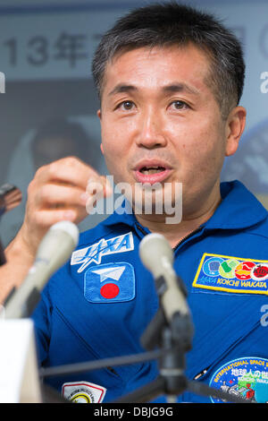 29. Juli 2013, Tsukuba, Japan - spricht japanischer Astronaut Koichi Wakata über die bevorstehende Mission während einer Pressekonferenz auf der Japan Aerospace Exploration Agency in Tsukuba, Präfektur Ibaraki, etwa 55 km nordöstlich von Tokio, auf Montag, 29. Juli 2013. Wakata, 49, wird der erste japanische Astronaut, als Kommandant der internationalen Raumstation ISS zu dienen. Er wird das russische Raumschiff Sojus geplant für den Start am 7. November an Bord. (Foto: AFLO) UUK - mis- Stockfoto