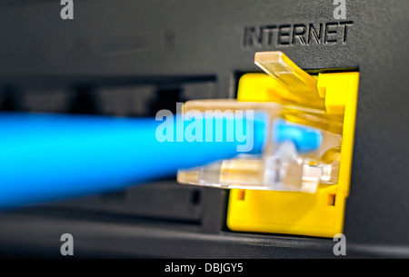 Steckdose für Internet-Anschluss, Makro von Internet und Ethernet-Kabel Stockfoto