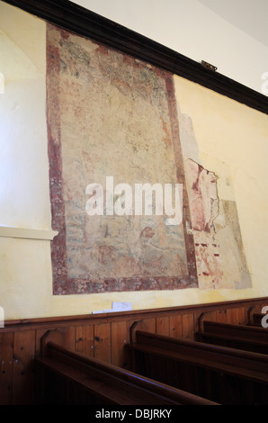 Ein aufgedeckten Wandgemälde in der Pfarrei St. Ethelbert bei Thurton, Norfolk, England, Vereinigtes Königreich. Stockfoto