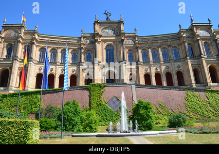 Bayerischer Landtag München (Landtag) bayerische Flagge deutsche Flagge Europaflagge Stockfoto