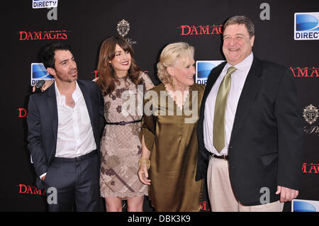 Chris Messina, Rose Byrne, Glenn Close, John Goodman "Schäden" Staffel 4 Premiere - Arrivals New York City, USA - 29.06.2011 Stockfoto