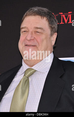 John Goodman Schäden"" Staffel 4 - Ankunft New York City, USA - 29.06.2011 Stockfoto