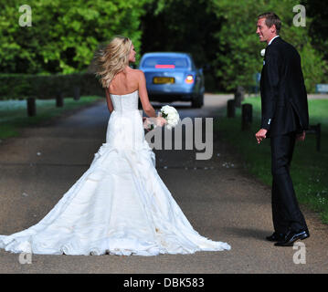 Peter Crouch und Abbey Clancy Abigail Clancy aka Abtei Crouch aka Abigail Crouch aka aka Abigail Clancy aka Abtei Crouch aka Abigail Crouch Hochzeit bei Stapleford Park Hotel Leicestershire, England - 30.06.11 Stockfoto