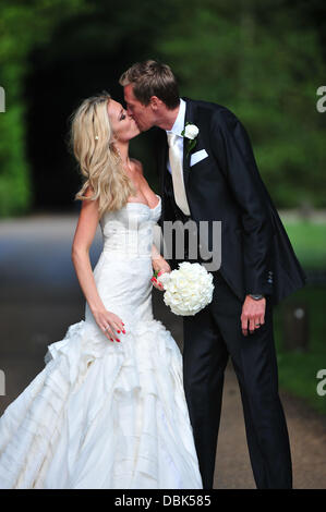 Peter Crouch und Abbey Clancy Abigail Clancy aka Abtei Crouch aka Abigail Crouch aka aka Abigail Clancy aka Abtei Crouch aka Abigail Crouch Hochzeit bei Stapleford Park Hotel Leicestershire, England - 30.06.11 Stockfoto