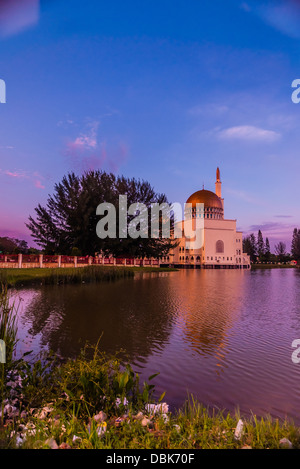 Sonnenuntergang am Assalam Moschee Stockfoto