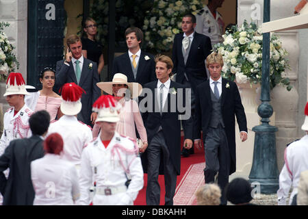 Charlotte Casiraghi, Prinzessin Caroline von Hannover und Andrea Casiraghi Religious Zeremonie für die königliche Hochzeit von Prinz Albert II von Monaco, Charlene Wittstock im Ehrenhof im fürstlichen Palast Monte Carlo, Monaco - 02.07.11 Stockfoto