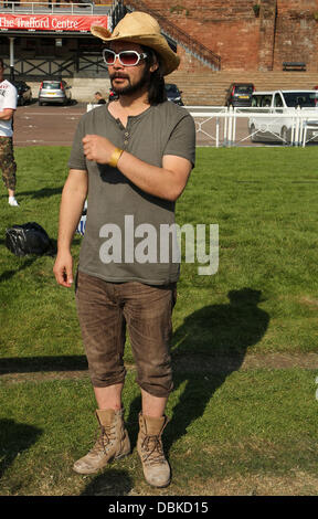 Taka Hirose der Feeder Chester Rocks 2011 in Chester Racecourse - Tag 2 Chester, England - 03.07.11 Stockfoto