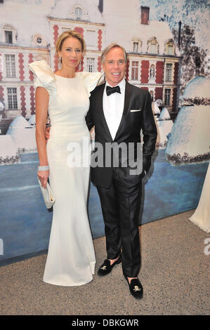 Tommy Hilfiger und Dee Ocleppo The White Fairy Tale Love Ball am Chateau de Wideville - Ankunft Paris, Frankreich - 06.07.11 Stockfoto