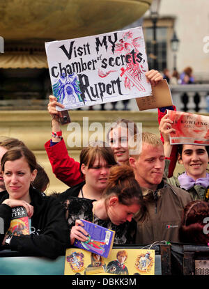 Atmosphäre, Harry Potter und die Heiligtümer des Todes: Teil2 - Film Weltpremiere am Trafalgar Square - Ankünfte. London, England - 07.07.11 Stockfoto