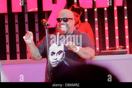 CEE-Lo Green startet Universal Citywalk neue High Tech nächste Generation 5 Türme im freien Konzertarena und Sprung beginnt seine kostenlose angeschlossen im Sommer Musik-Serie Los Angeles, Kalifornien - 07.07.11 Stockfoto