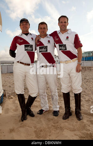 Teilnehmer Sandbanks Beach Polo Championship 2011 veranstaltet von Amika London Sandbänke, England - 08.07.11 Kredit obligatorisch: WENN.com Stockfoto