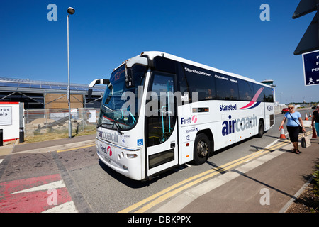 Flughafenbus Stansted London Southend Airport Essex UK Stockfoto