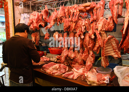 Fisch und Fleisch Marktstand Fischhändler Stockfoto