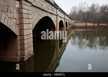 Die historische Brücke an der Mündung des Flusses Monocacy in Maryland. Stockfoto